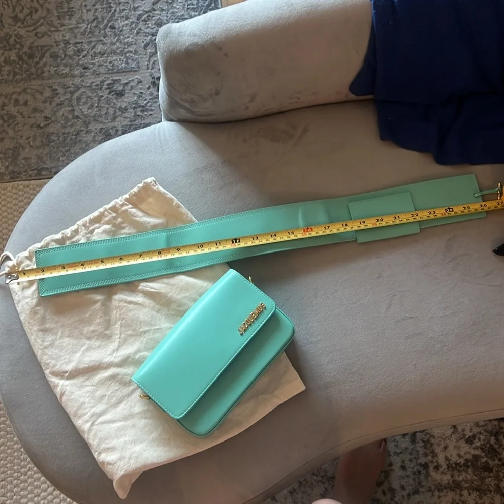 Jacquemus light turquoise le Carinu bag with Gold Hardware- like new - Picture 15 of 16